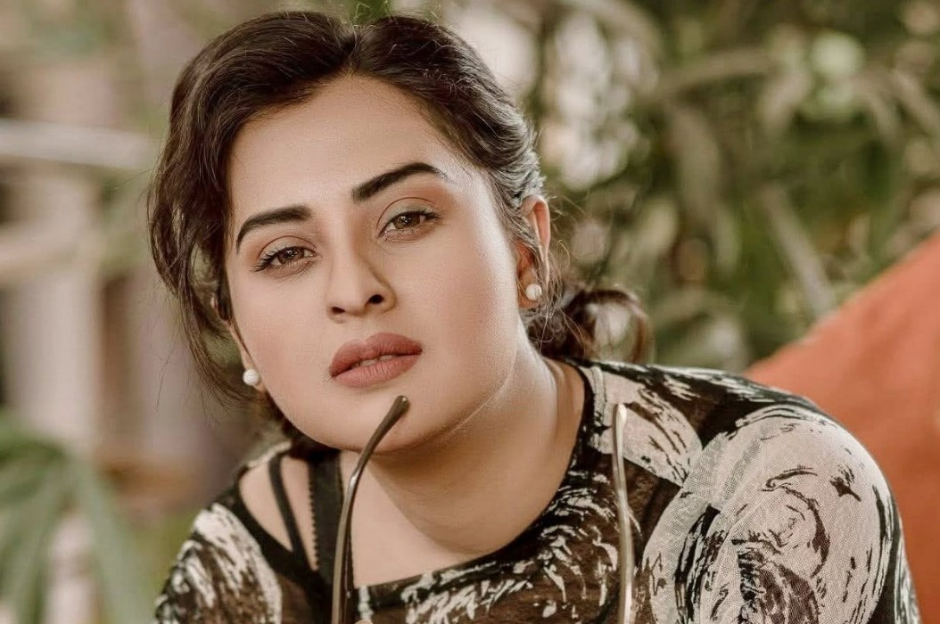 শবনম বুবলী ট্রলিং ও সাইবার ক্রাইম নিয়ে মুখ খুললেন: নেটিজেনদের সতর্কবার্তা