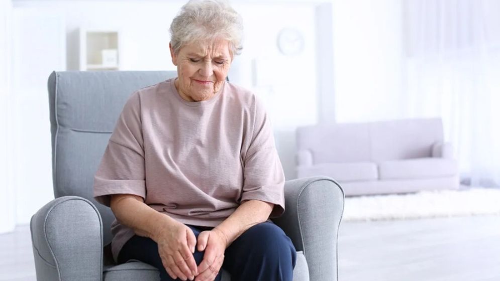 নারীর হাঁটুব্যথা ও হাড়ের ক্ষয়: সচেতন হলে সমস্যা কমানো সম্ভব