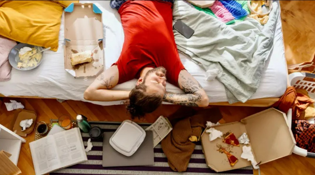 স্ট্রেস বাড়লেই কেন মিষ্টি বা জাংক ফুডের লোভ? ক্ষুধার ওপর মানসিক চাপের ভয়ংকর প্রভাব