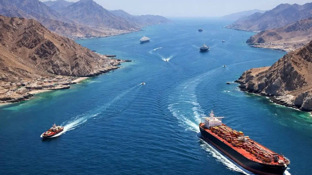 হরমুজ প্রণালি বন্ধ করছে না ইরান, তবে যুক্তরাষ্ট্র-ইসরায়েলের জাহাজে হামলার হুঁশিয়ারি